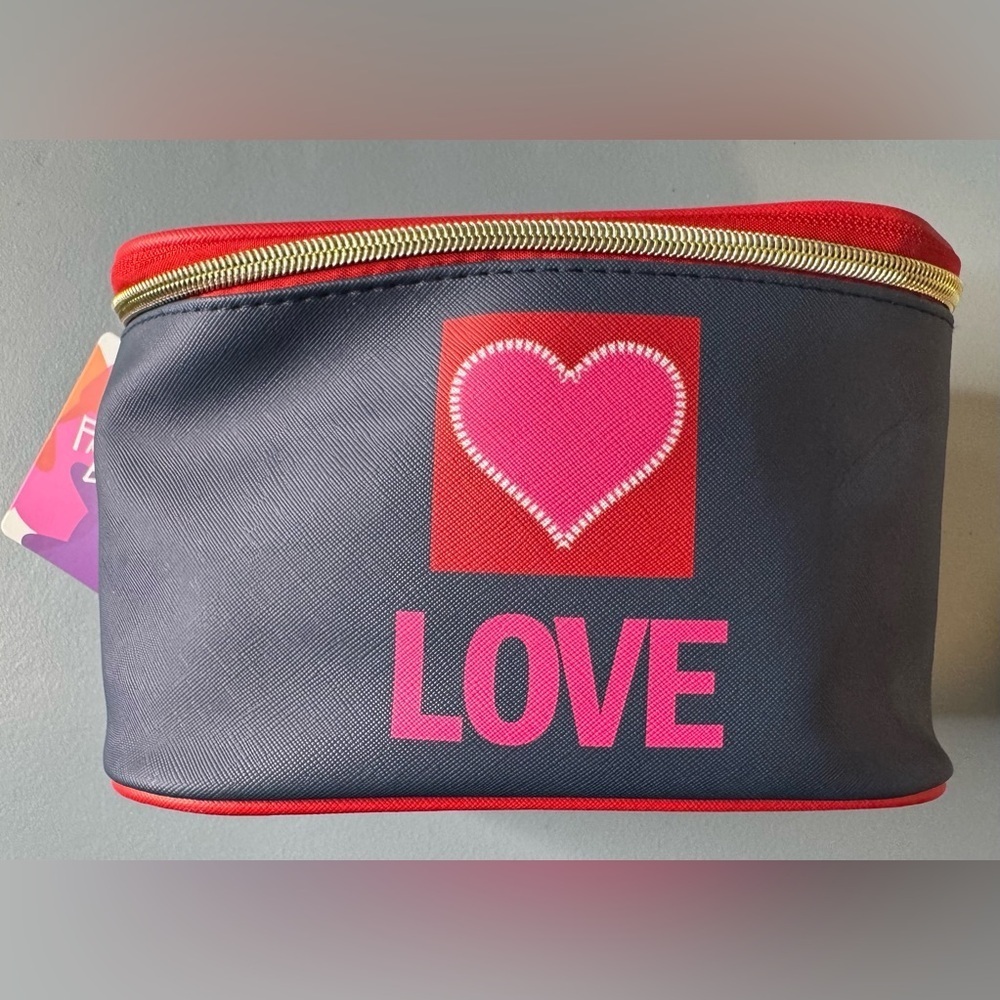 French bull Love Heart navy blue and Red Women's train case cosmetic Bag